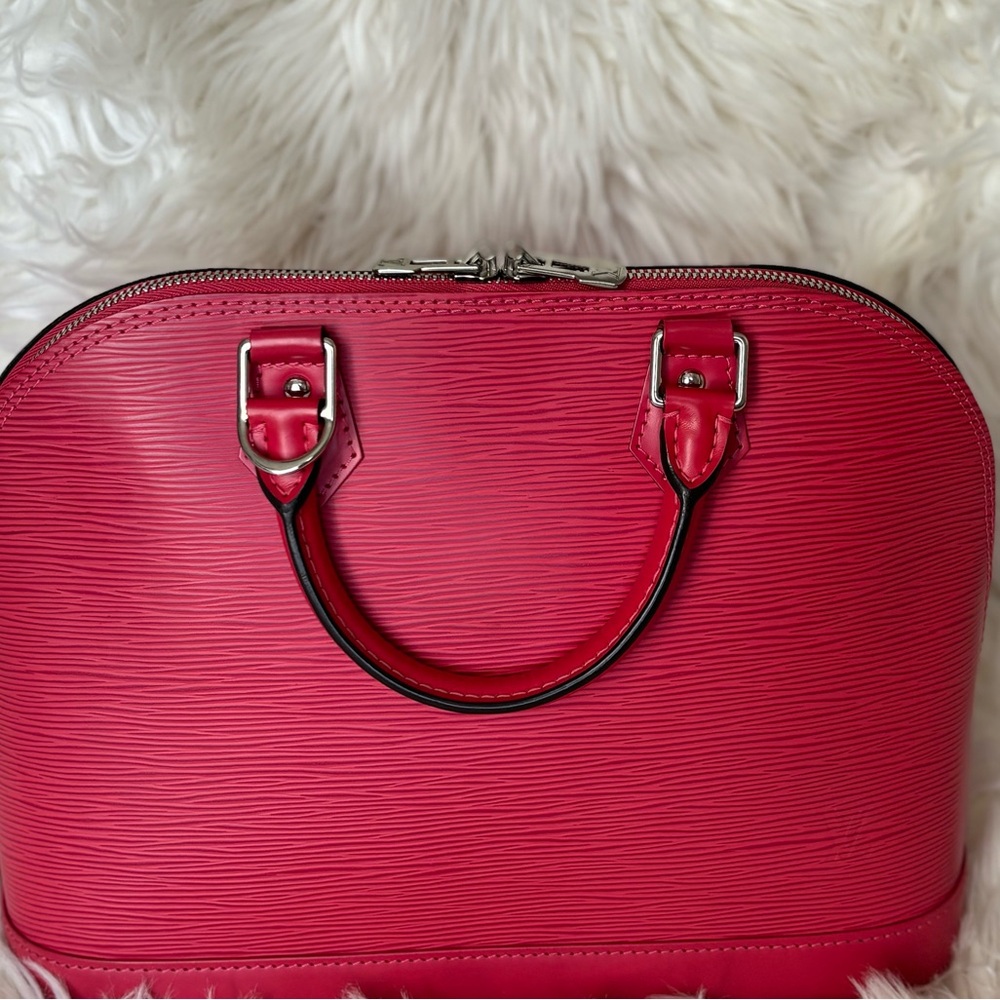 β¨π©·Authentic Louis Vuitton Epi Alma PM Grenade π©·β¨ - Picture 4 of 15